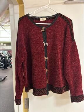 Deep Red Equestrian Horse Button Sweater bi Dis